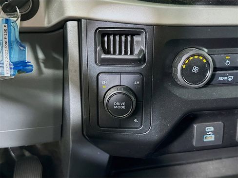 Used 2021 Ford F150 XLT image 29