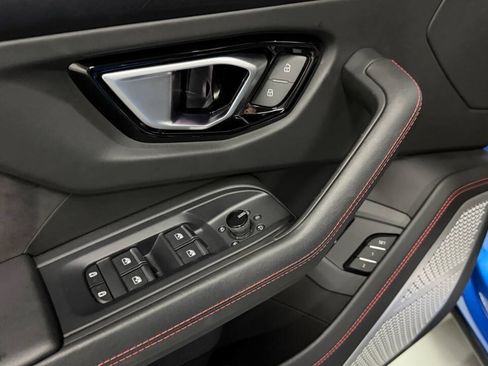 Used 2021 Lamborghini Urus AWD/4WD image 39