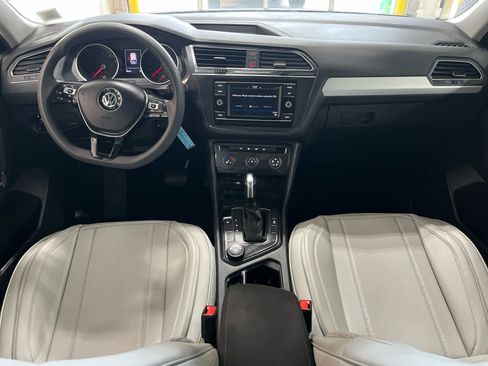 Used 2020 Volkswagen Tiguan S image 9