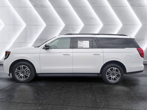 Used 2025 Ford Expedition Max Active AWD/4WD image 2