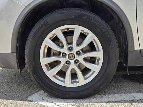 Used 2019 Nissan Rogue SV FWD image 31