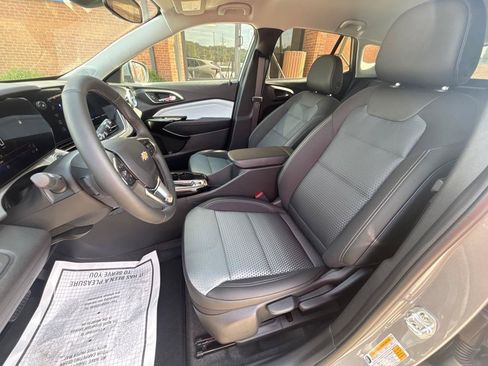Used 2026 Chevrolet Trax LT w/ LT Convenience Package FWD image 23
