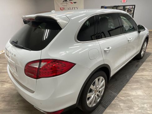 Used 2014 Porsche Cayenne AWD/4WD image 9