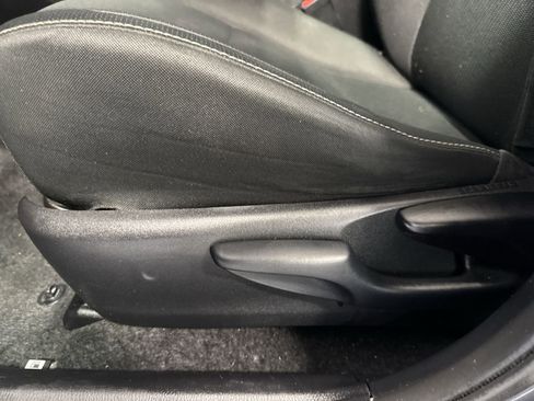 Used 2014 Toyota RAV4 XLE image 26