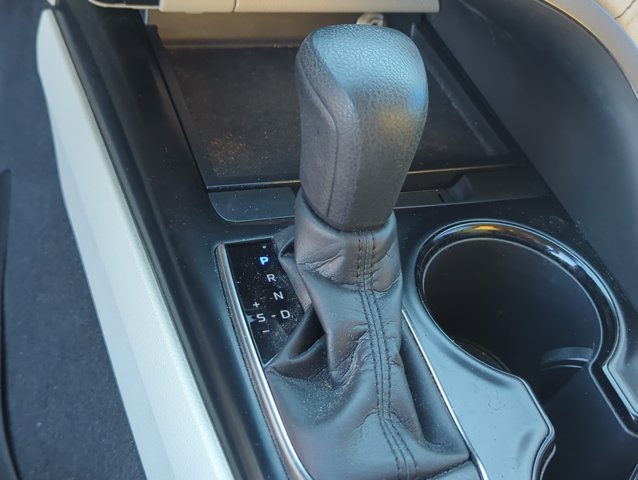 Used 2018 Toyota Camry LE w/ Convenience Package FWD image 21