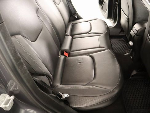 Used 2023 Jeep Renegade Limited image 16