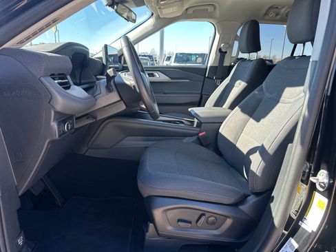 Used 2025 Ford Explorer Active AWD/4WD image 9