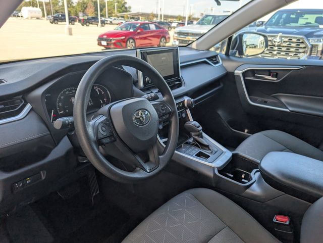 Used 2025 Toyota RAV4 XLE AWD/4WD image 9