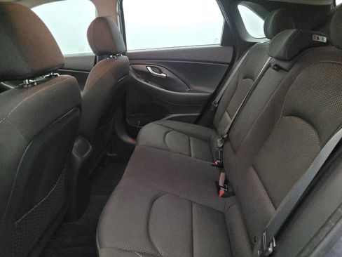 Used 2018 Hyundai Elantra GT image 18