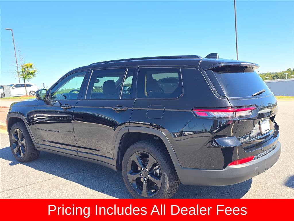 Used 2022 Jeep Grand Cherokee L Limited w/ Luxury Tech Group II RWD image 5