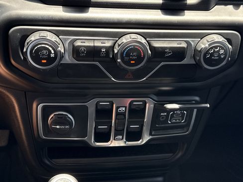 Used 2020 Jeep Wrangler Unlimited Sport S AWD/4WD image 23