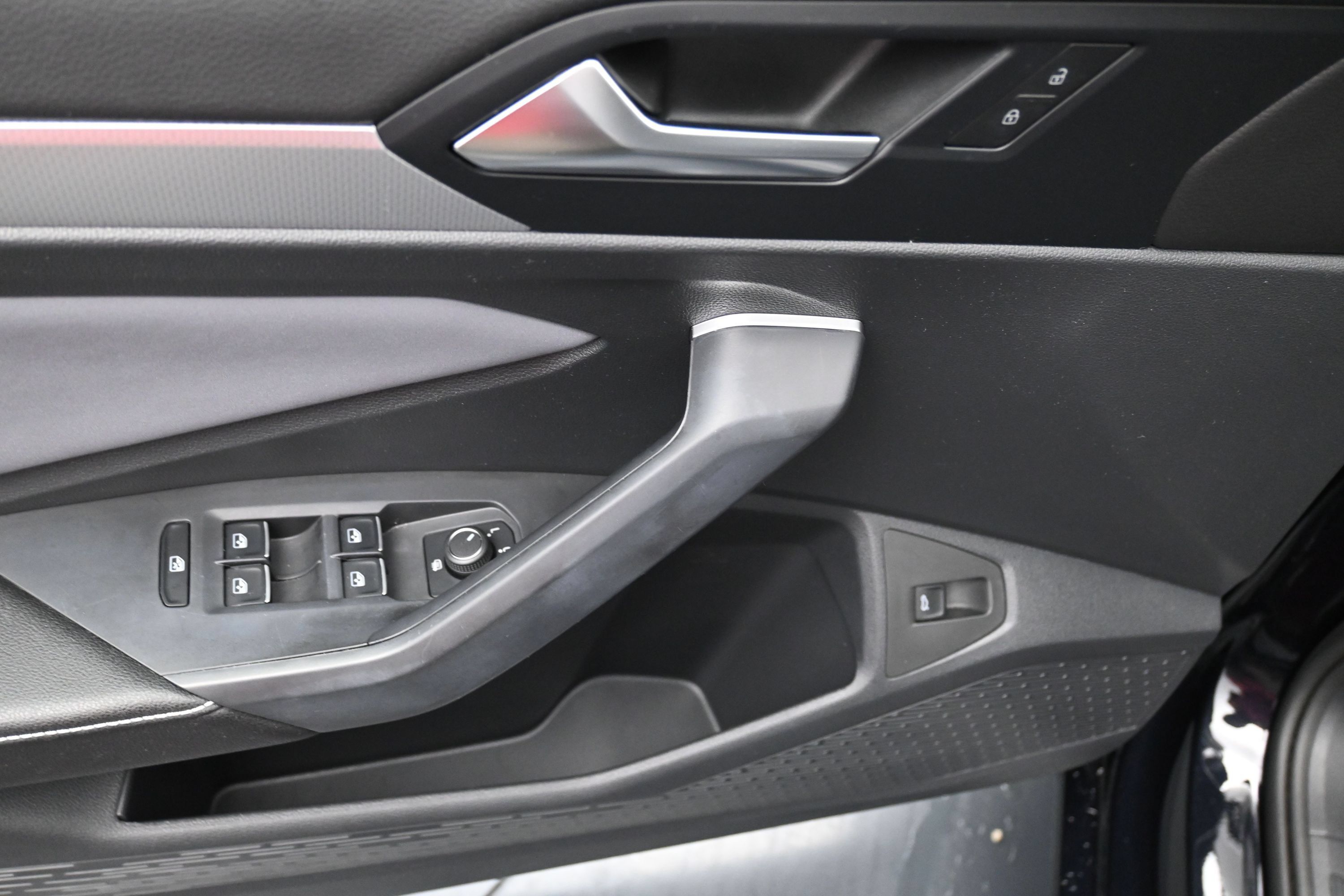 Used 2026 Volkswagen Jetta SE FWD image 14