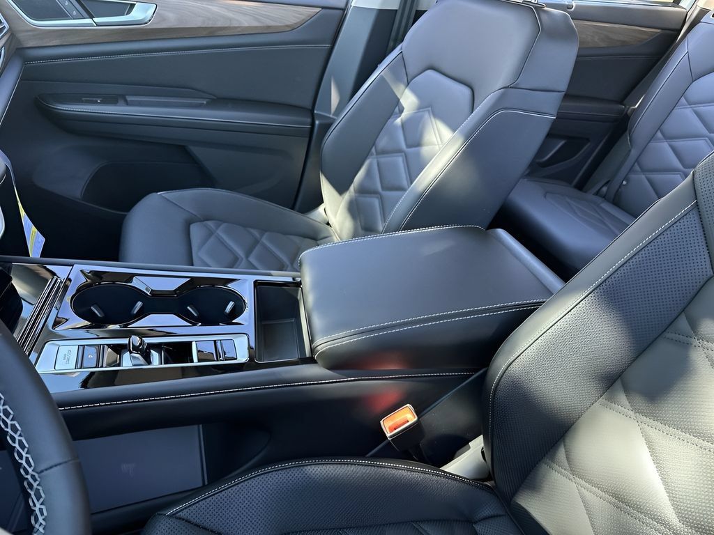 New 2026 Volkswagen Atlas SE FWD image 21