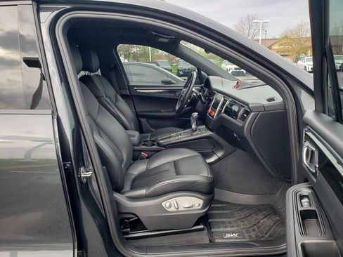 Used 2018 Porsche Macan AWD/4WD image 17