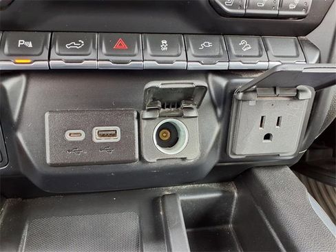 Used 2022 Chevrolet Silverado 2500 LTZ w/ LTZ Convenience Package image 13