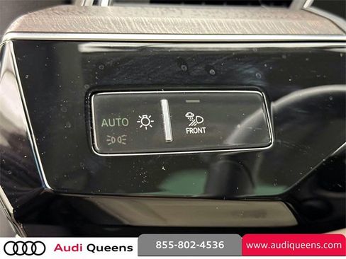 Used 2024 Audi Q8 e-tron Premium Plus image 22