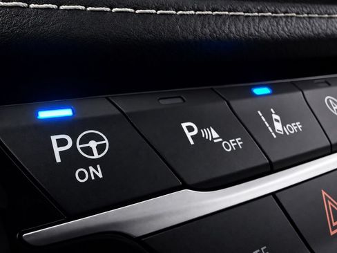 Used 2023 Chrysler Pacifica Limited w/ Uconnect Theater Family Group AWD/4WD image 49