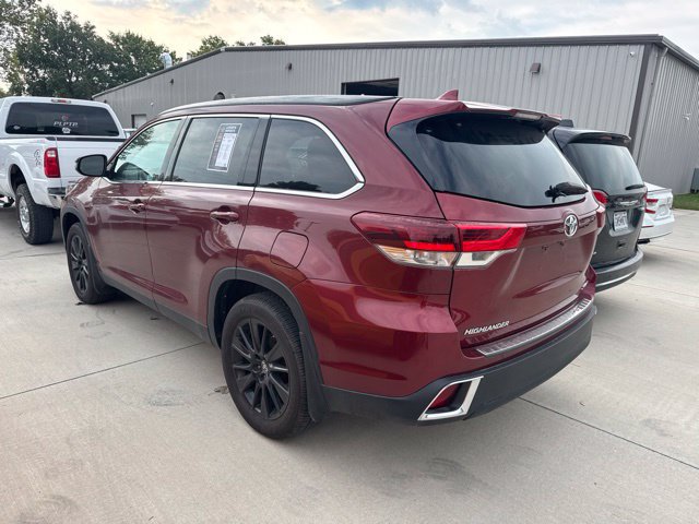 Used 2019 Toyota Highlander SE AWD/4WD image 2