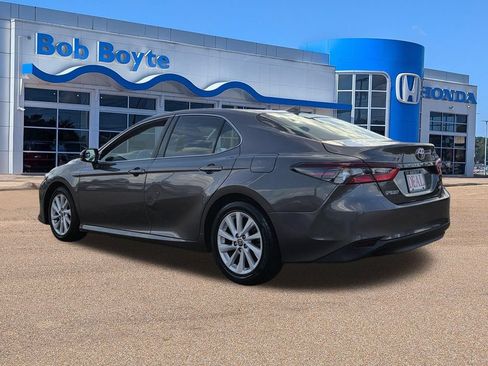 Used 2022 Toyota Camry LE w/ Carpet Mat Package (TMS) FWD image 5