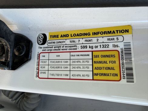 Used 2014 Ford Explorer XLT w/ Equipment Group 202A AWD/4WD image 31