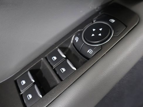 Used 2025 Ford Explorer Active AWD/4WD image 41