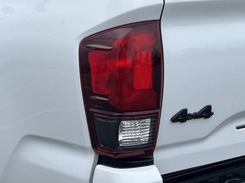 Used 2023 Toyota Tacoma SR5 w/ Technology Package image 10