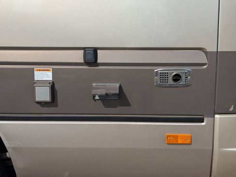 Used 2005 Dodge Sprinter 2500 w/ PWR Convenience Group image 9