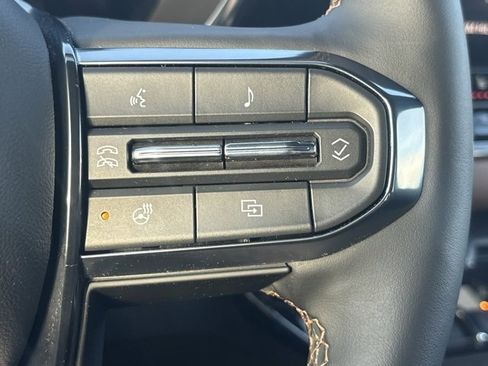 Used 2023 GMC Canyon AT4 w/ AT4 Premium Package image 20