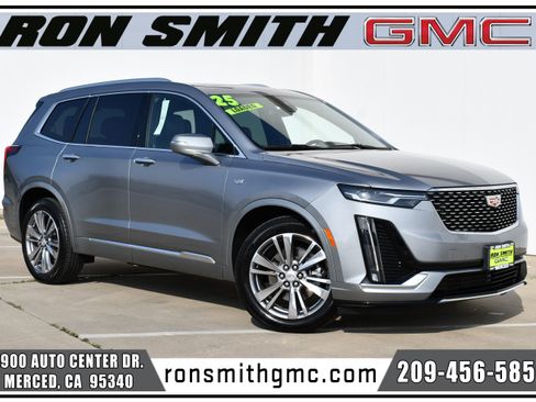 Used 2025 Cadillac XT6 Premium Luxury image 1