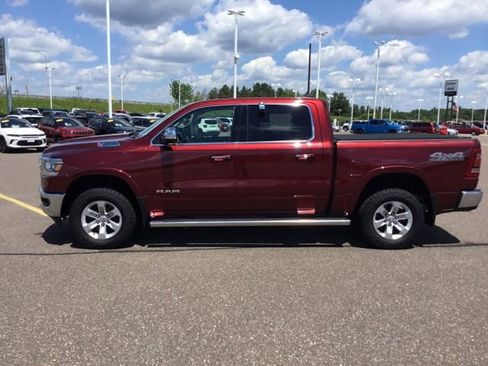 Used 2022 RAM 1500 Laramie AWD/4WD image 5