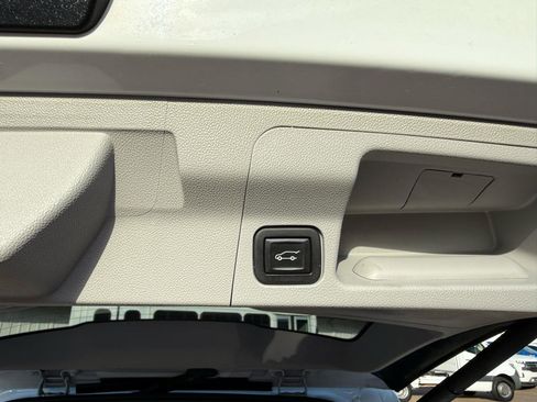 Used 2020 GMC Acadia SLT image 20