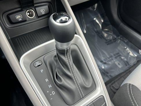 New 2025 Hyundai Venue SEL image 50