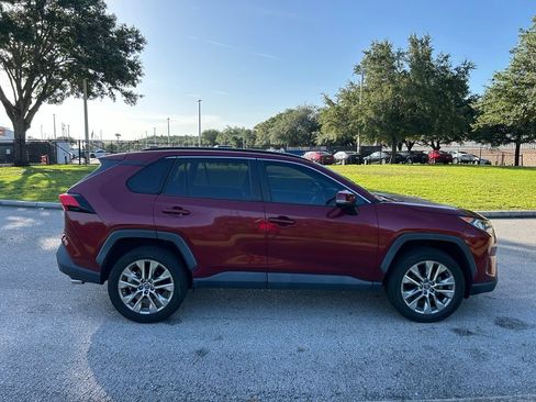 Used 2021 Toyota RAV4 XLE Premium FWD image 7