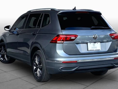 Used 2023 Volkswagen Tiguan SE w/ Panoramic Sunroof Package FWD image 13