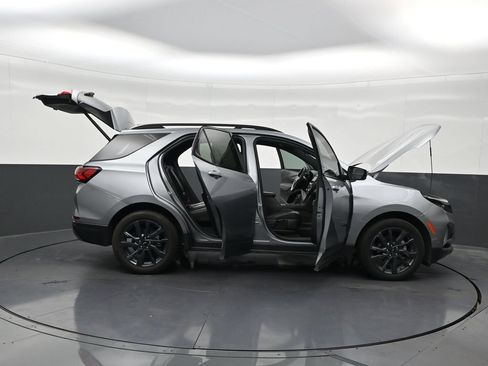 Used 2024 Chevrolet Equinox RS w/ RS Leather Package FWD image 32