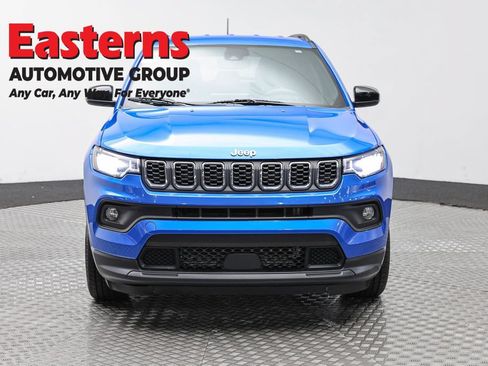 Used 2024 Jeep Compass Latitude AWD/4WD image 2