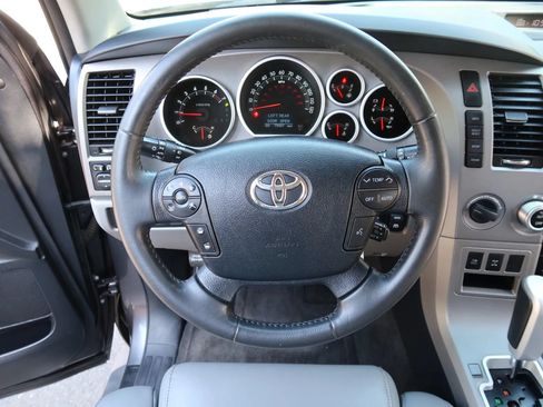 Used 2013 Toyota Sequoia Limited AWD/4WD image 28