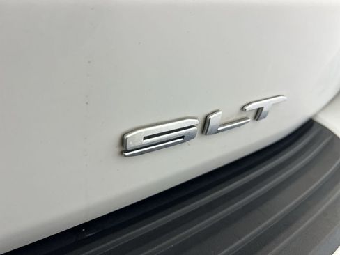 Used 2022 GMC Yukon XL SLT w/ SLT Luxury Package image 28