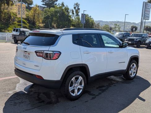 Used 2023 Jeep Compass Latitude image 6