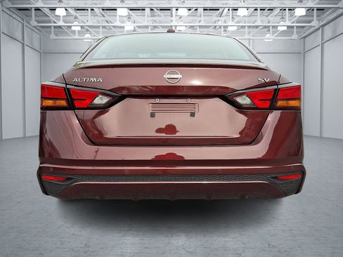 Used 2024 Nissan Altima 2.5 SV FWD image 5