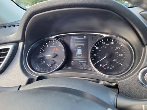 Used 2016 Nissan Rogue SL w/ SL Premium Package FWD image 28