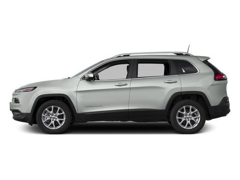 Used 2017 Jeep Cherokee Latitude w/ True North Edition image 3