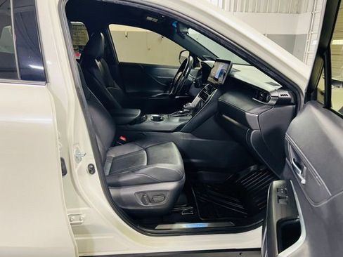 Used 2022 Toyota Venza Limited AWD/4WD image 30