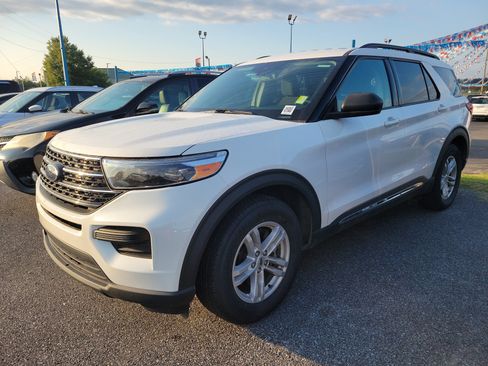 Used 2022 Ford Explorer XLT RWD image 3