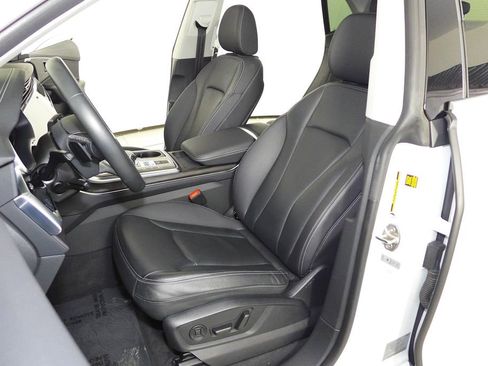 Used 2023 Audi Q8 Premium w/ Convenience Package image 22