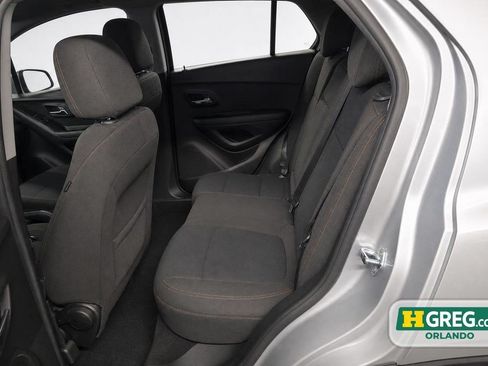 Used 2022 Chevrolet Trax LS w/ Tint and Cruise Package FWD image 15