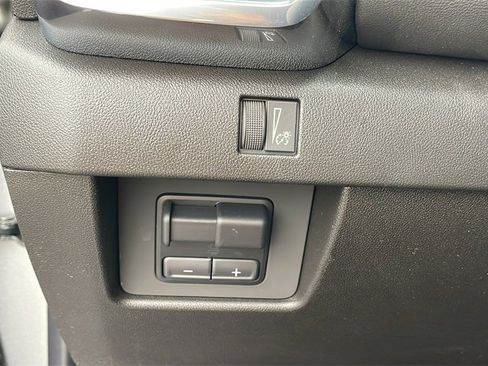 New 2025 GMC Canyon Elevation w/ Convenience Package image 23