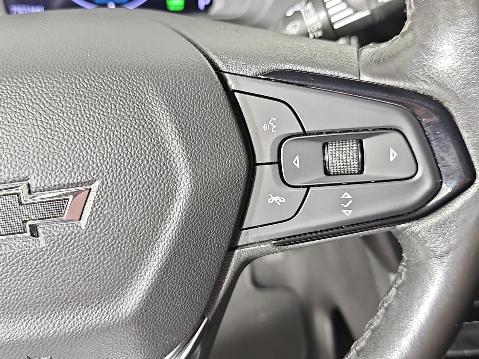 Used 2023 Chevrolet Bolt EUV LT w/ Convenience Package FWD image 15