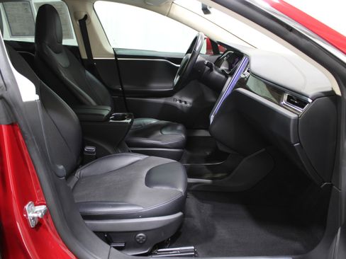 Used 2015 Tesla Model S 70 image 26