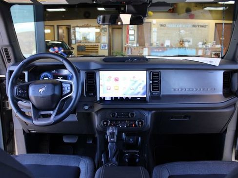 Used 2025 Ford Bronco Big Bend image 12